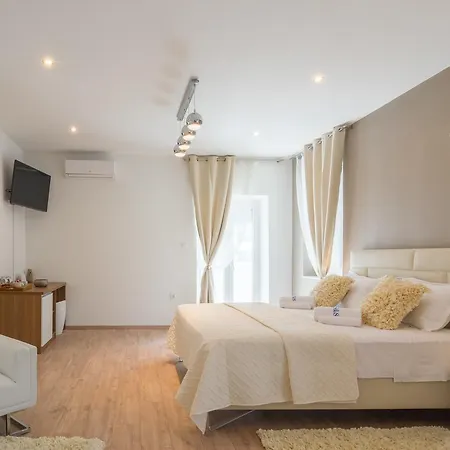 Sea & Sun With Private Parking