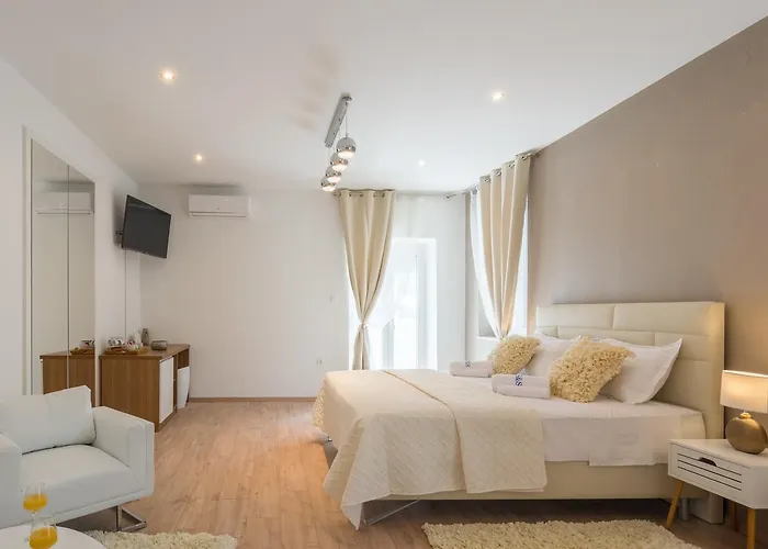 Sea & Sun With Private Parking