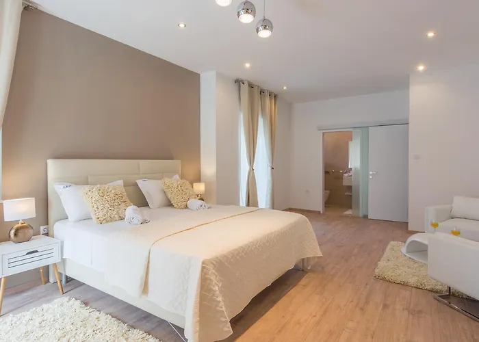 Sea & Sun With Private Parking Gostinjska kuća